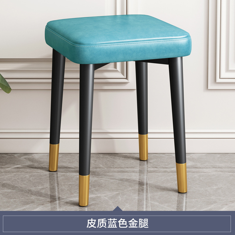 Silla de comedor de lujo ligera nórdica, taburete cuadrado de paquete suave apilable para el hogar, silla de mesa moderna simple, taburete de maquillaje para uñas