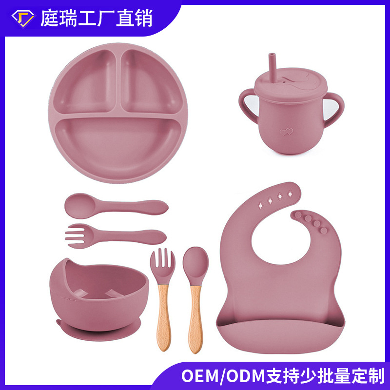 Conjunto de cubiertos de silicona de 8 piezas pequeños platos de succión copas de paja de silicona cuenco delantal cuchara horquilla plato de bebé al por mayor