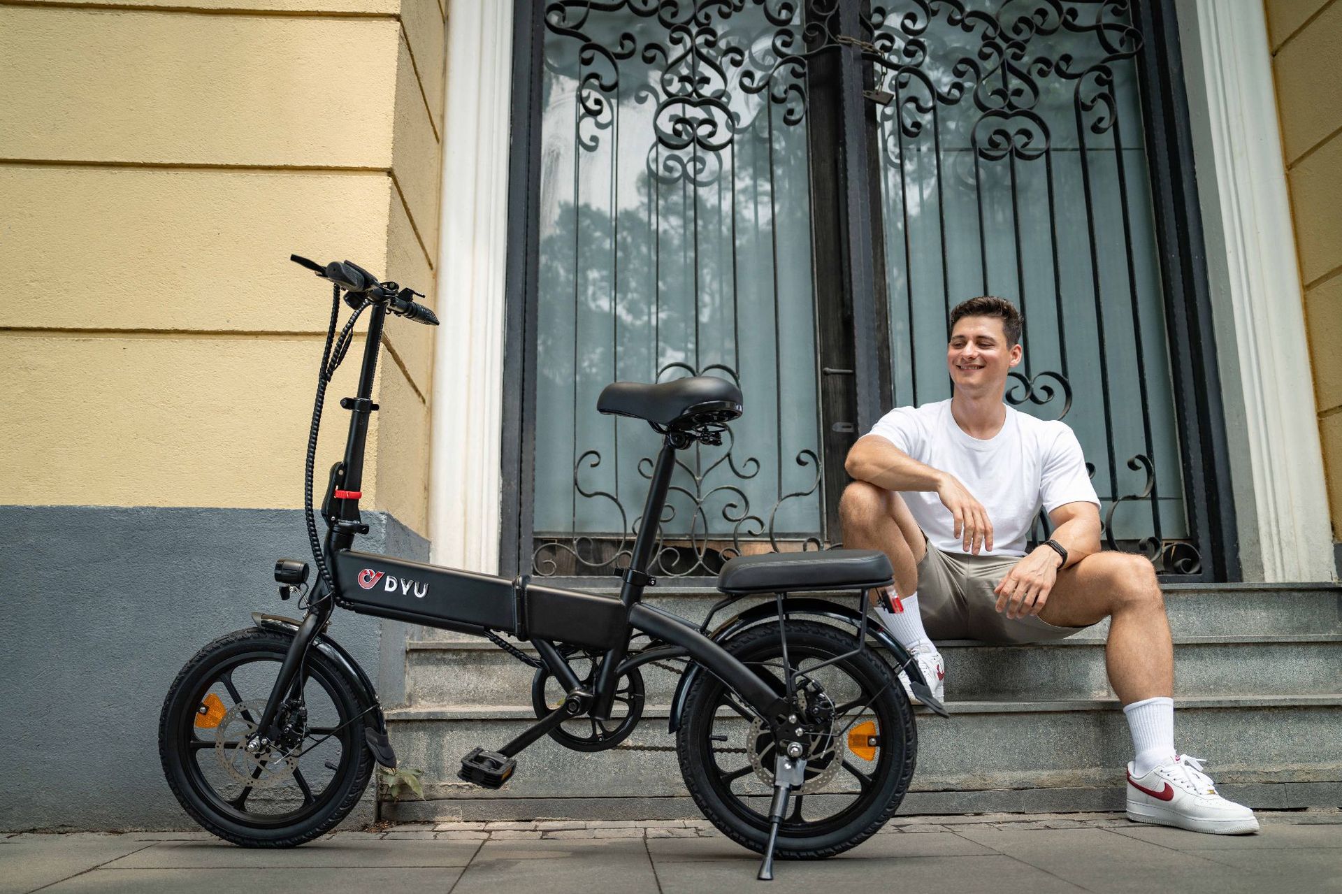 Cross-border wholesale from Dayu Factory: New lithium battery long-range folding electric assist bicycle for men and women