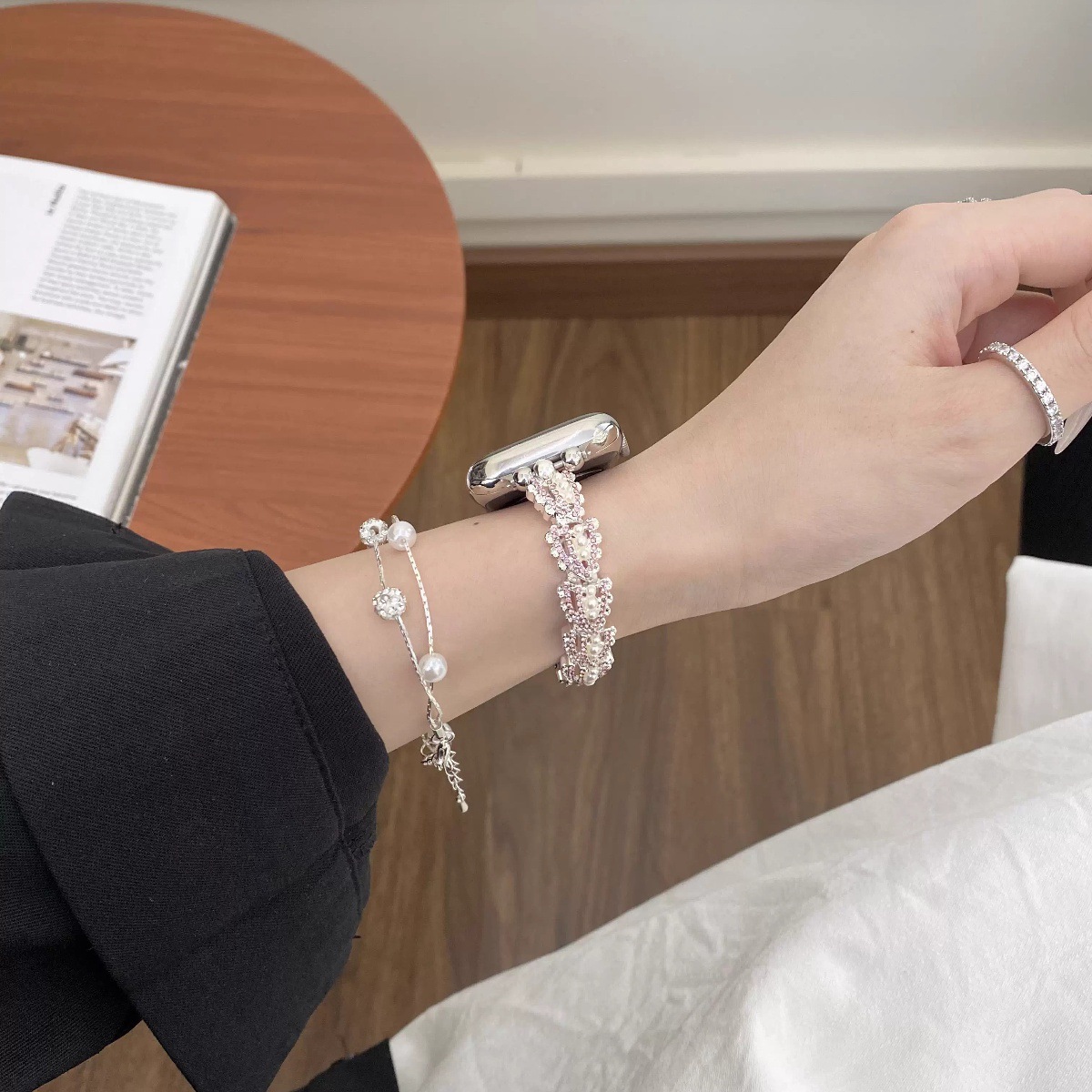 Suitable for Apple Watch 10 Strap Full Diamond Shell Iwatchs9 Accessible Luxury Female Applewatchs8Se Xiaomi 10