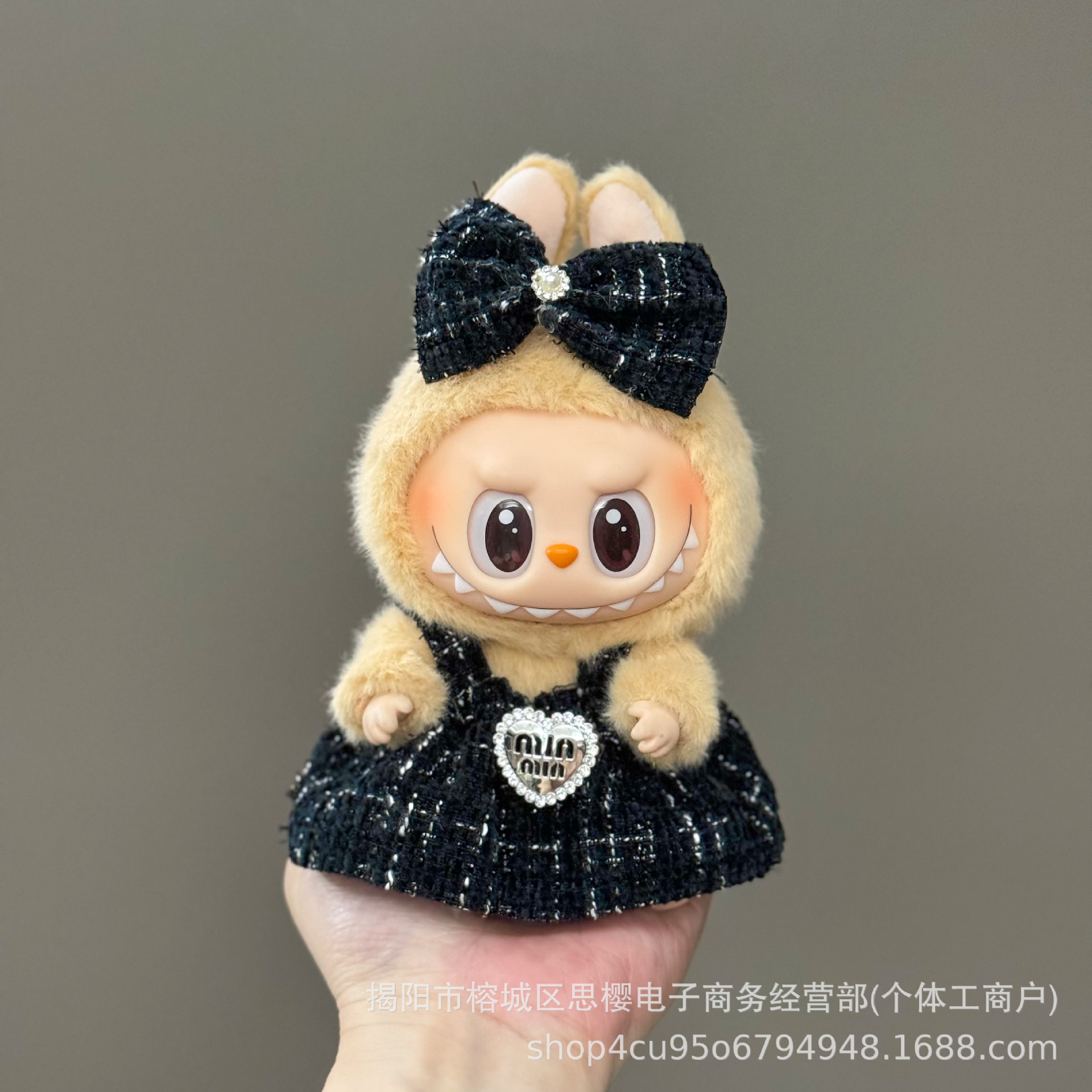 Ropa exclusiva para muñeco Labubu – prendas de peluche 17 cm, falda y traje para primera y segunda generación