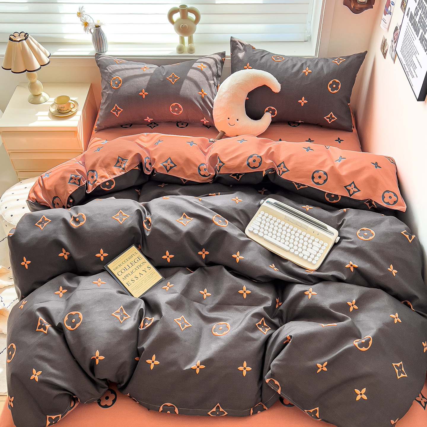 Un juego de cuatro piezas de lana gruesa y cepillada, sábana de algodón lavado fresco, funda de edredón, funda de almohada, cubierta de tres piezas para dormitorio de estudiantes, ins