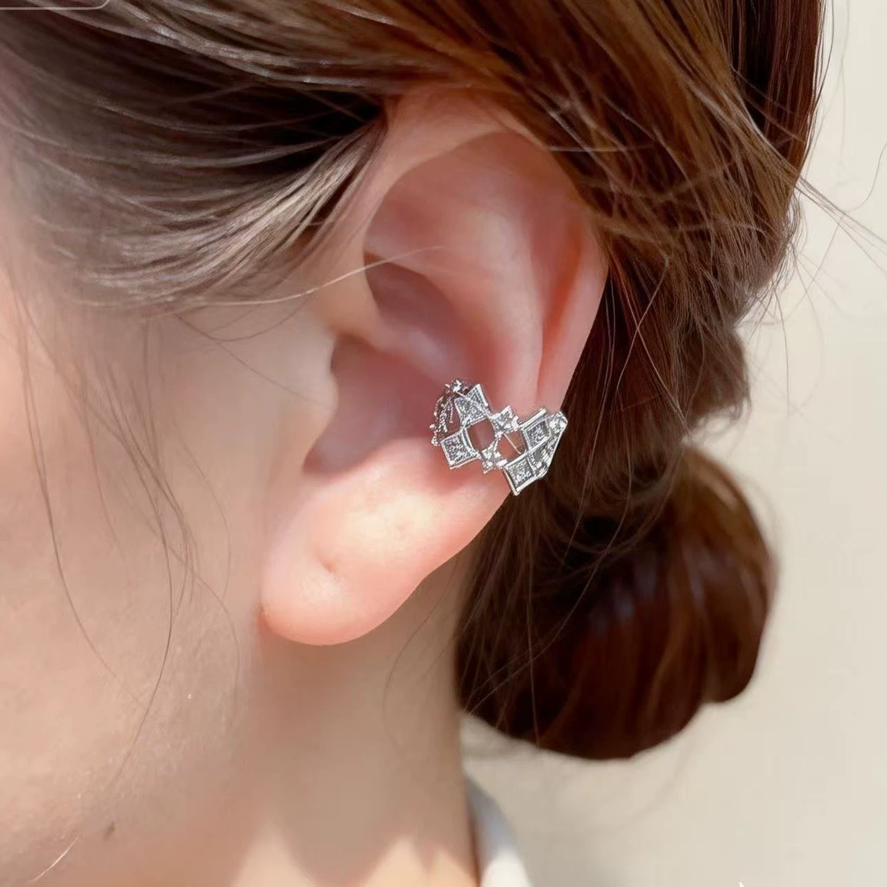 Woven retro fashionable universal ear clips