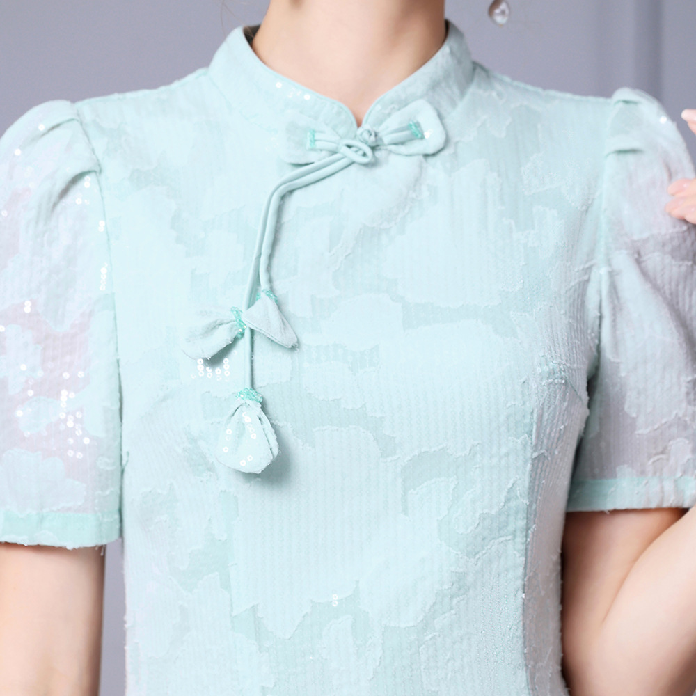 Abito slim-fit Zhili con un tocco lussuoso e sofisticato, Cheongsam modificato in stile cinese con perline, nuovo_voghion.com