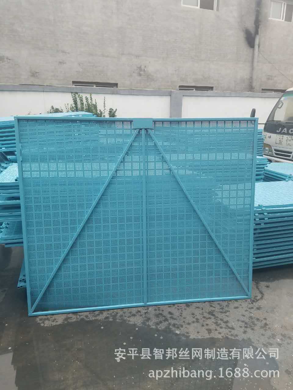 厂家批发金属板网 电工网孔板 冲孔爬架网片 建筑安全防护冲孔网