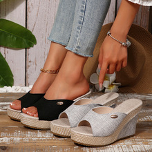 2025夏季新款欧美外贸大码坡跟厚底时尚舒适套脚沙滩凉拖现货批发