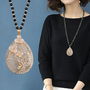 Diamond Crystal sweater chain long necklace fashion women fish play Lotus pendant pendant 2022 new all-match clothing accessories