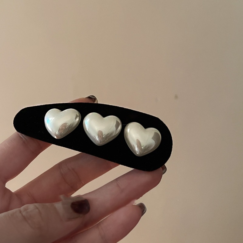 Mode Herzform Künstliche Perle Flanell Handgemacht Haarklammer 1 Stück display picture 4