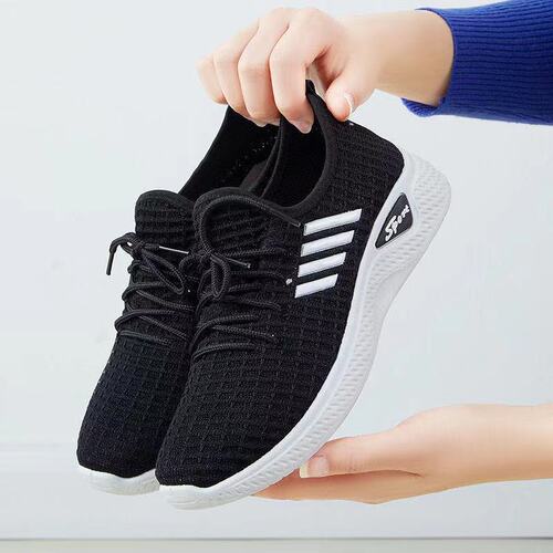 New Flying Weaver Sports Shoes Spring and Summer Soft Sole Casual Mom Shoes Mesh Low-top Running Student Shoes