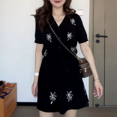 韓国の美しい小さな香りのスタイル V ネックスパンコール 2025 夏美しいハイエンド半袖ハイウエストプリーツスーツスカート女性のための