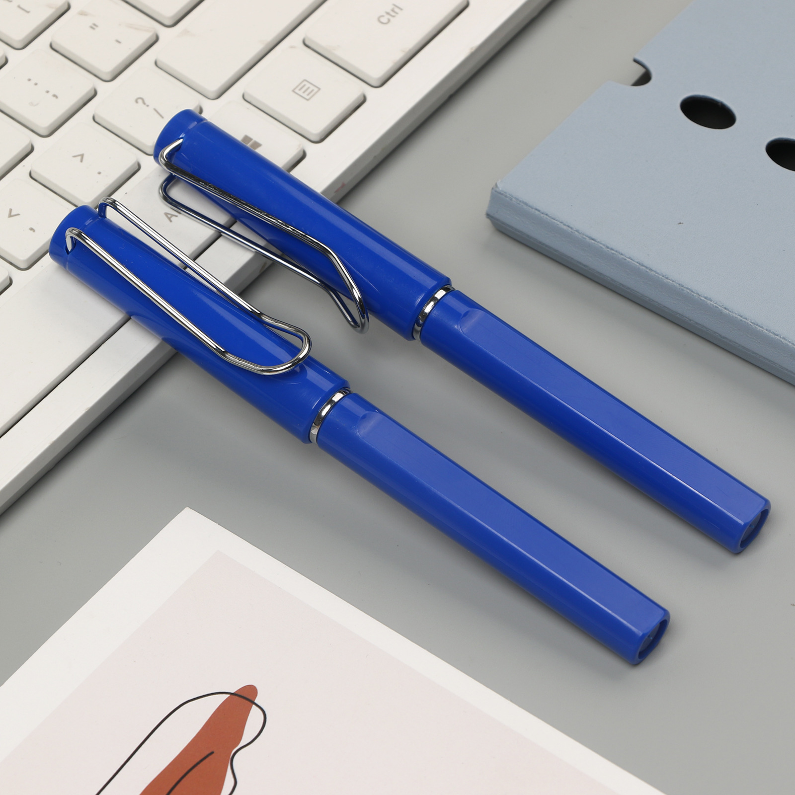 El pencil azul