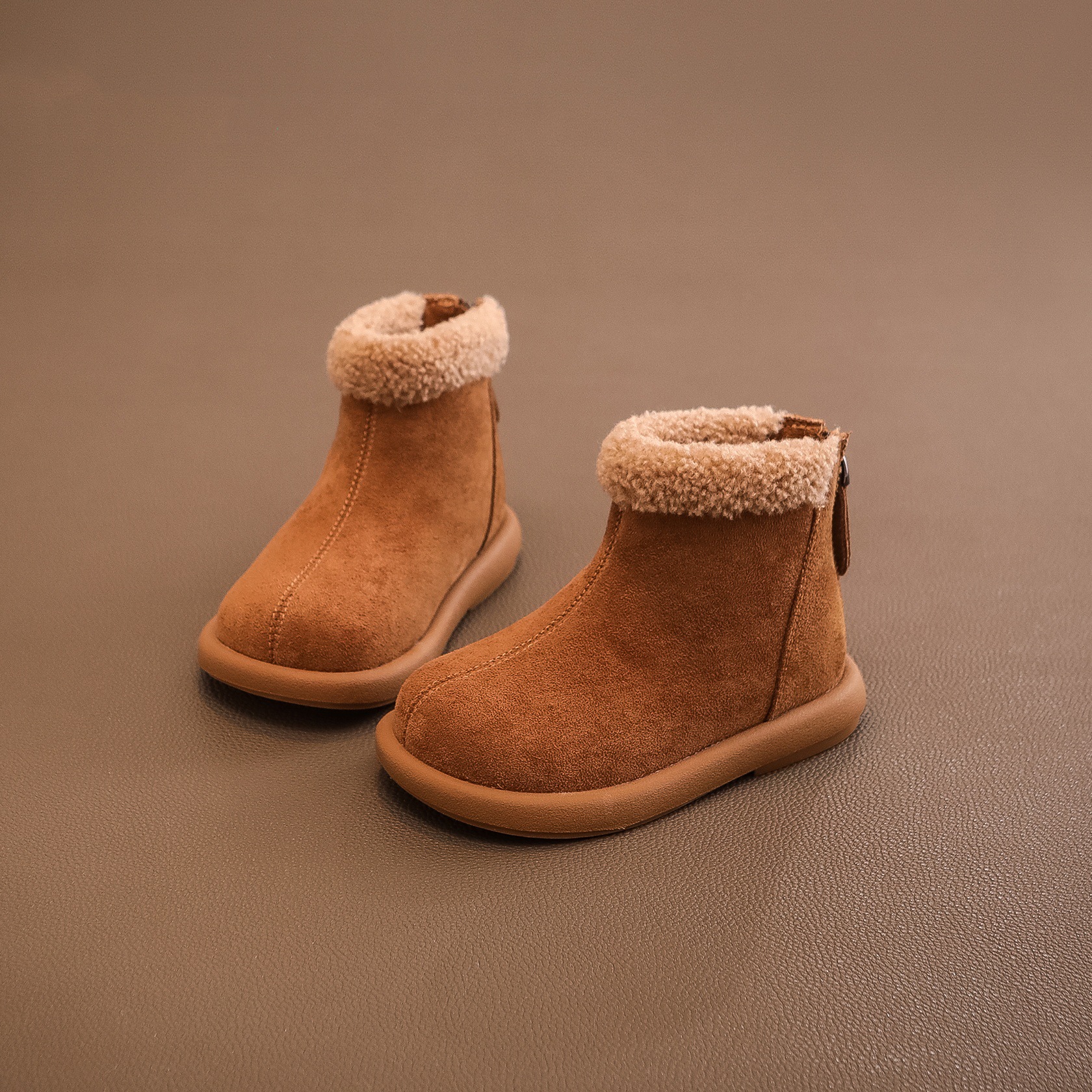 Botas de nieve de niñas 2025 invierno nuevo niño gran algodón calentamiento botas de lana Bocan botas de niñas botas cortas de lana