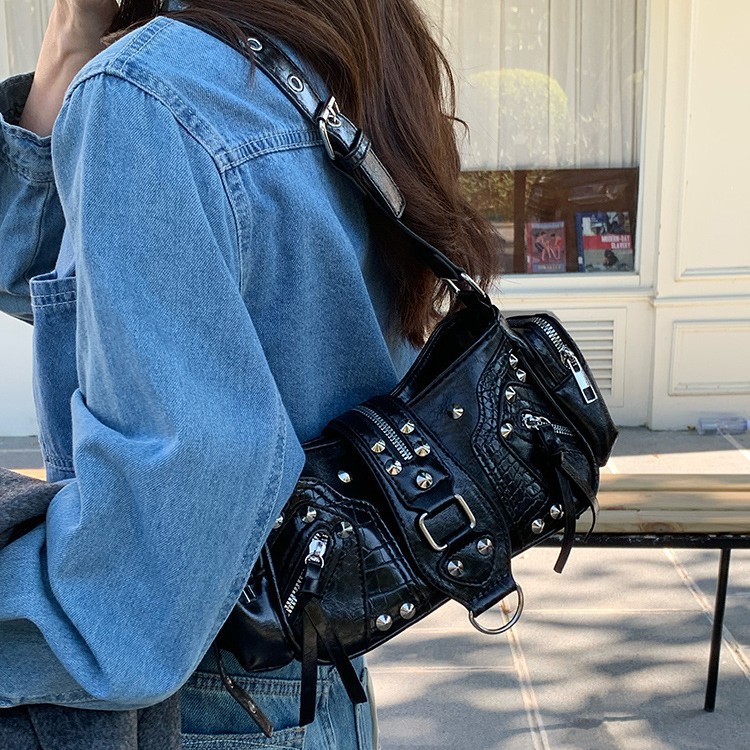 Sweet and Cool Spicy Girl Underarm Bag with Unique Design, Versatile Heavy-Duty Motorcycle Bag, Retro Commuter Single Shoulder Crossbody Bag for Women