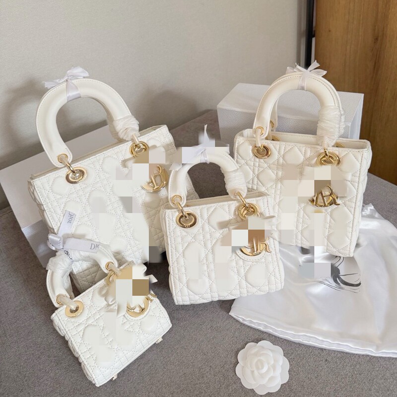 2026 New Wholesale Sheepskin Lady Diana Bag Quilted Handbag Casual Sweet Style Crossbody Bag Chain Bag