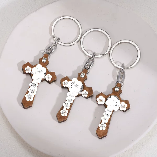Cross-border vintage wooden cross keychain pendant decoration, simple design