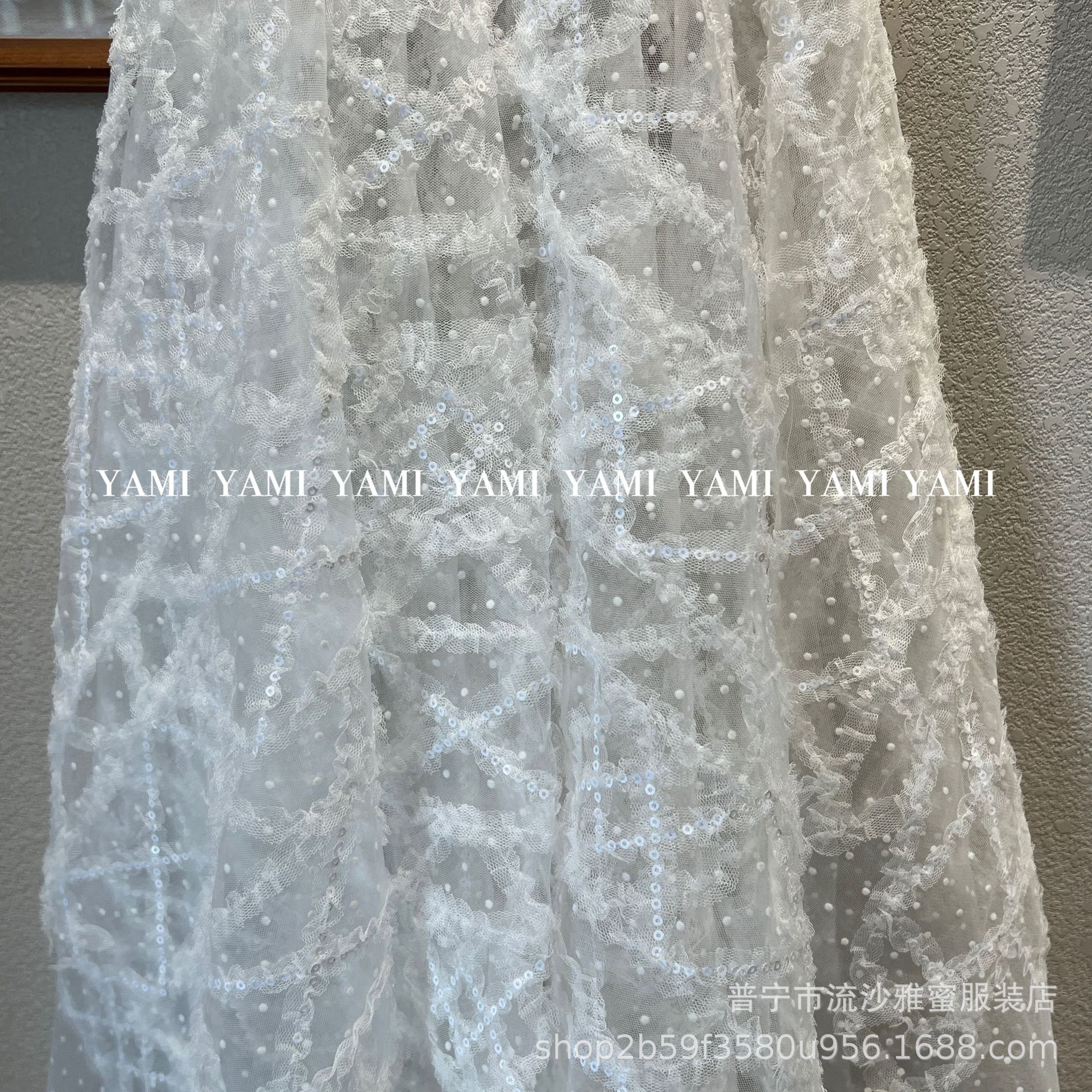 Puntos brillantes de malla de gaza de flocado geometría diamante gancho flor bordado esquinilla tela ropa de bebé tofaz vestido de boda material
