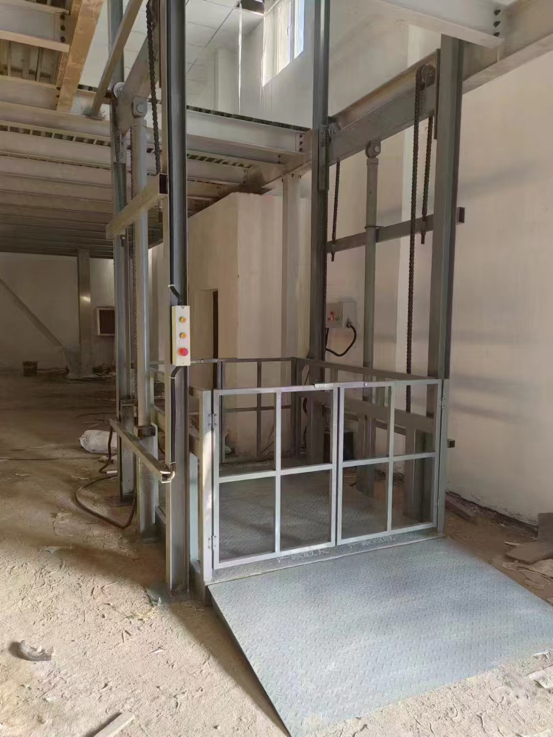 Industrial lifting platform, hydraulic platform, guide rail for lifting equipment, large-tonnage workshop, factory, and cold storage loading and unloading platform, guide rail