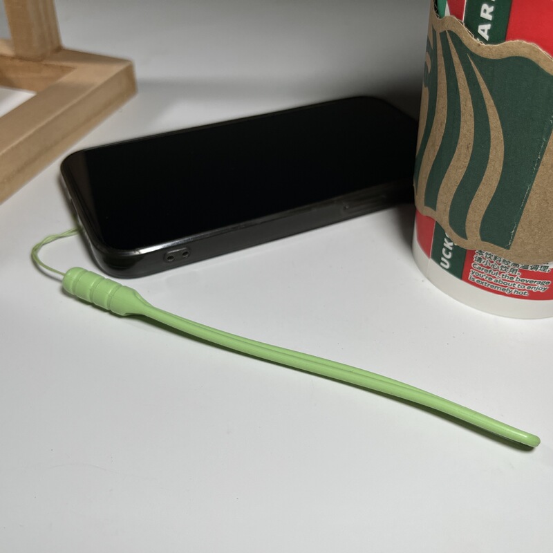 携帯電話のストラップの手首の短い携帯電話のチェーンの鍵のuディスクの部品の液体のシリカゲルのエアポッドプロの2ストラップを適用します。|undefined