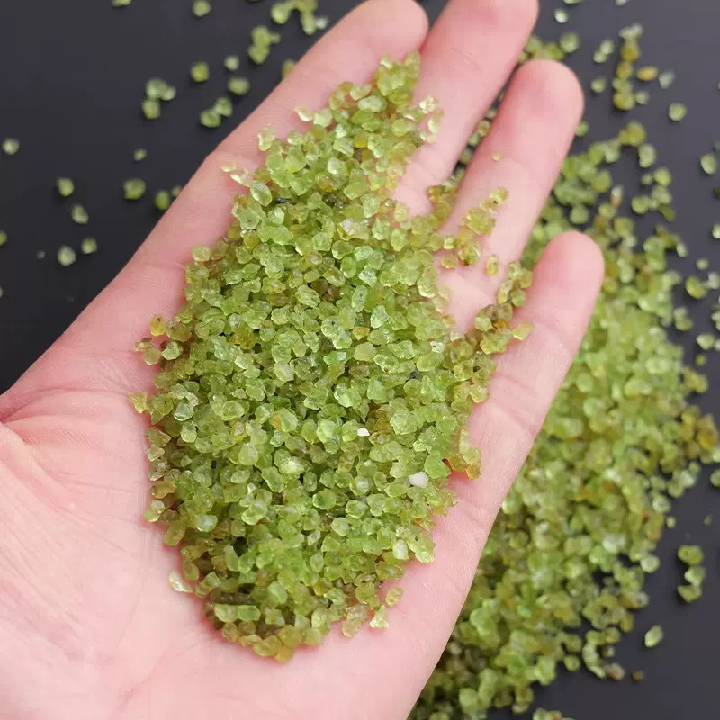 天然橄榄石碎石水晶消磁石鱼缸花盆造景沙画绿色小颗粒散装碎石