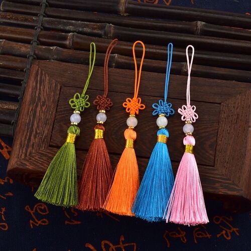 Mini beaded thin thread Chinese knot pendant featuring handicraft ethnic style tassels mobile phone bag jewelry accessories