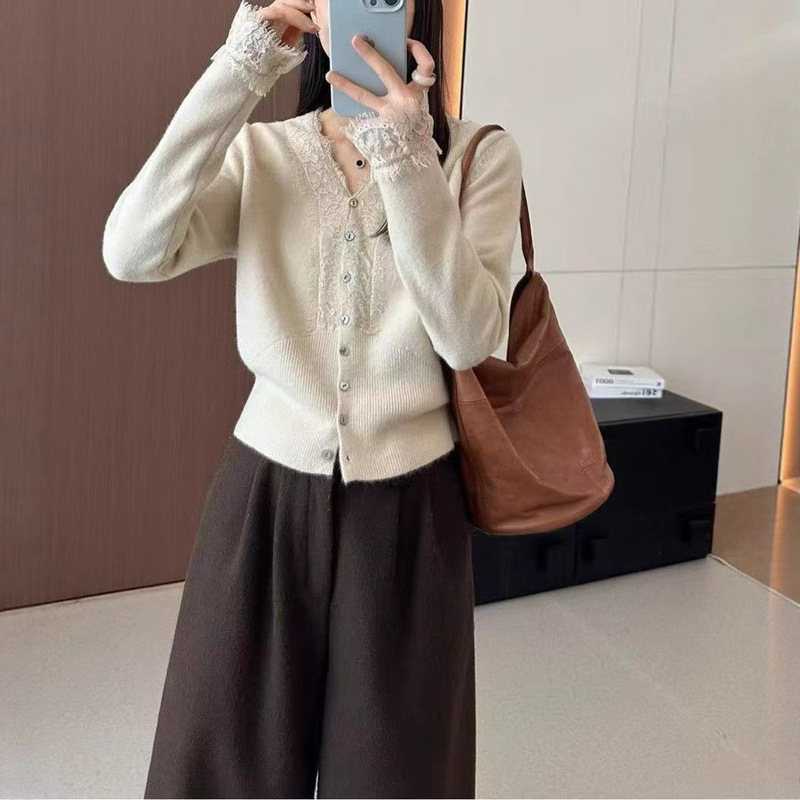 法式蕾丝毛衣女秋冬2025新款时尚气质设计感长袖针织衫打底衫上衣|undefined