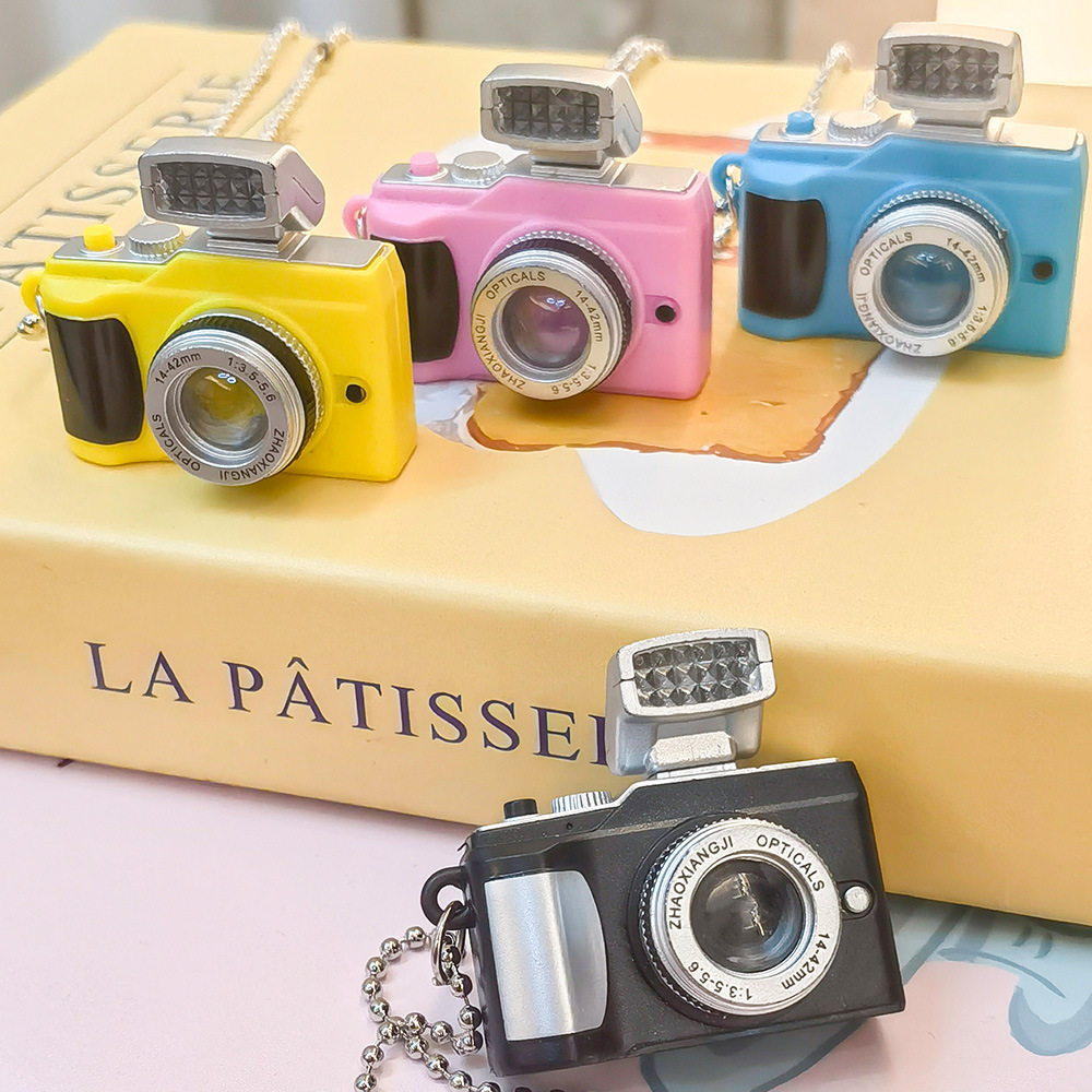 厂家现货批发儿童发光发声小相机钥匙扣随身挂饰多彩迷你相机挂件