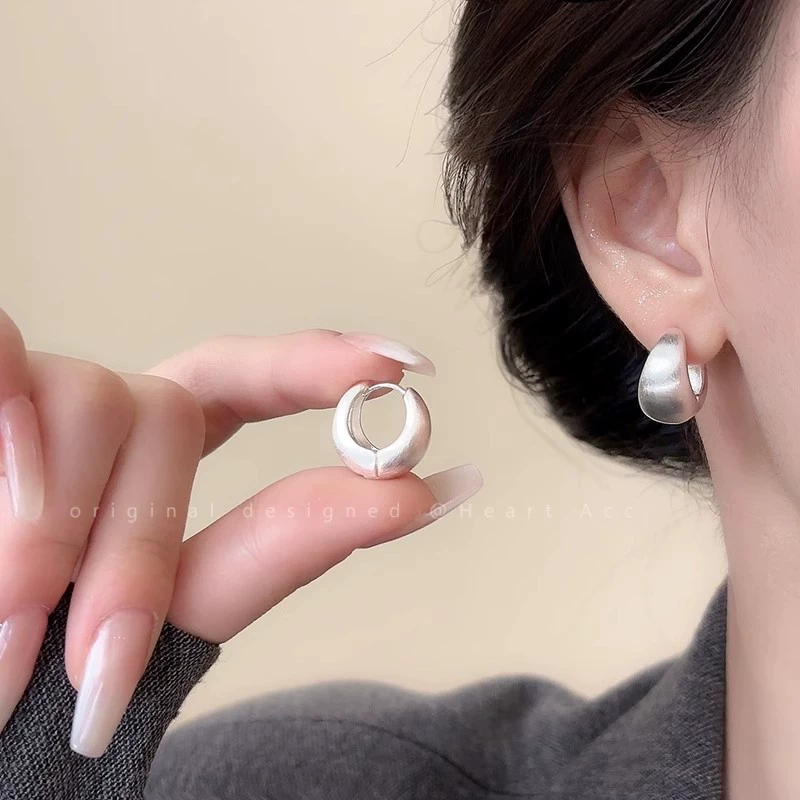 Серьги (серебро S925) с жемчужными вставками, цветочный легкий люкс стиль, деликатные и легкие
