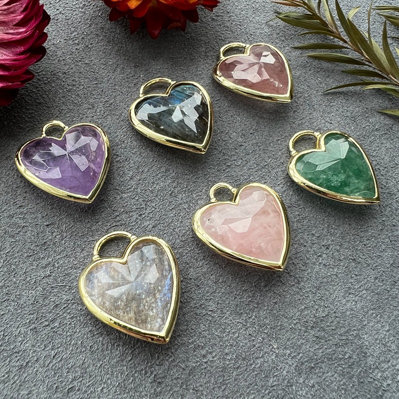 8g Weight Pendant Jewelry Making Type Natural Stone, February Birthstone Amethyst Inlay Material Charms Classification 1 Piece Quantity Street Occasion natural stone Material Heart Shape Pattern Women's Gender Novelty Style 1 Piece Natural Stone Natural Stone February Birthstone Amethyst Heart Shape Pendant Charms 1