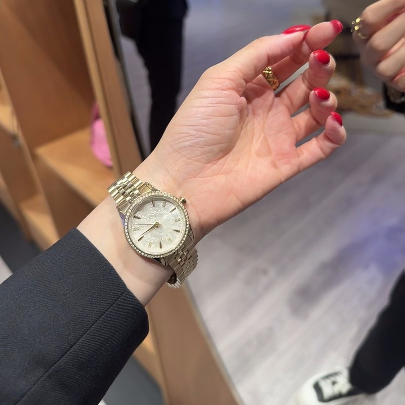 代发批发西太后新款雪花浮雕时尚手表高级手表女同款女表石英女士|undefined