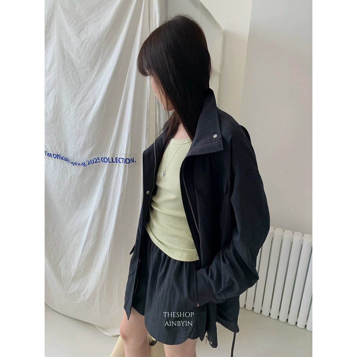 Yi En Ou inbyinbella ветровка с вертикальным вырезом