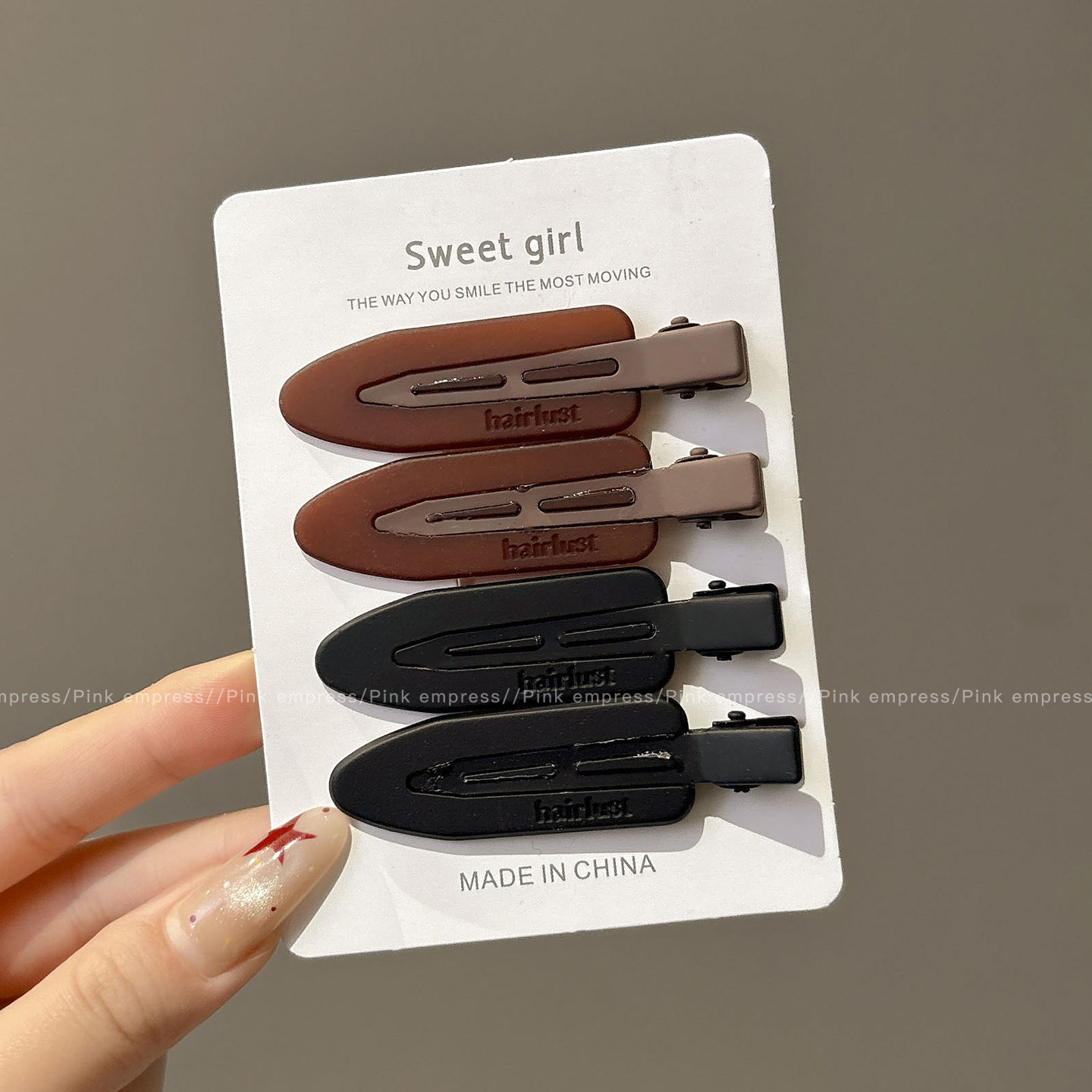 Blanco y negro simple clip para el cabello de mujeres ins estilo nicho sentido de diseño de una palabra clip para el cabello de la frente de cabello fruncado joyería clip para el cabello