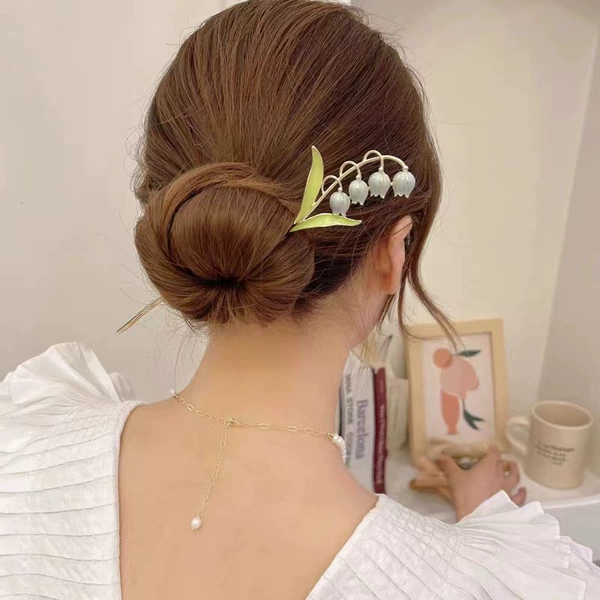 F0268 hair bun blue