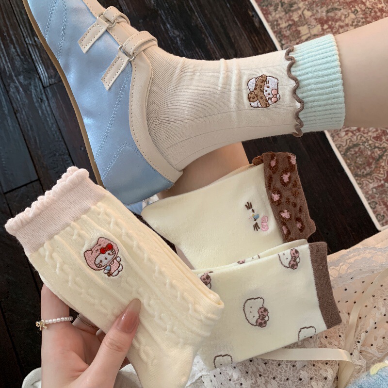 Seamless Kt Cat Socks for Women, Japanese Cute Embroidered Cartoon Autumn and Winter Style, College Style Mid-Calf Socks with Ruffled Edges Seamless Kt Cat Socks for Women, Japanese Cute Embroidered Cartoon Autumn and Winter Style, College Style Mid-Calf Socks with Ruffled Edges