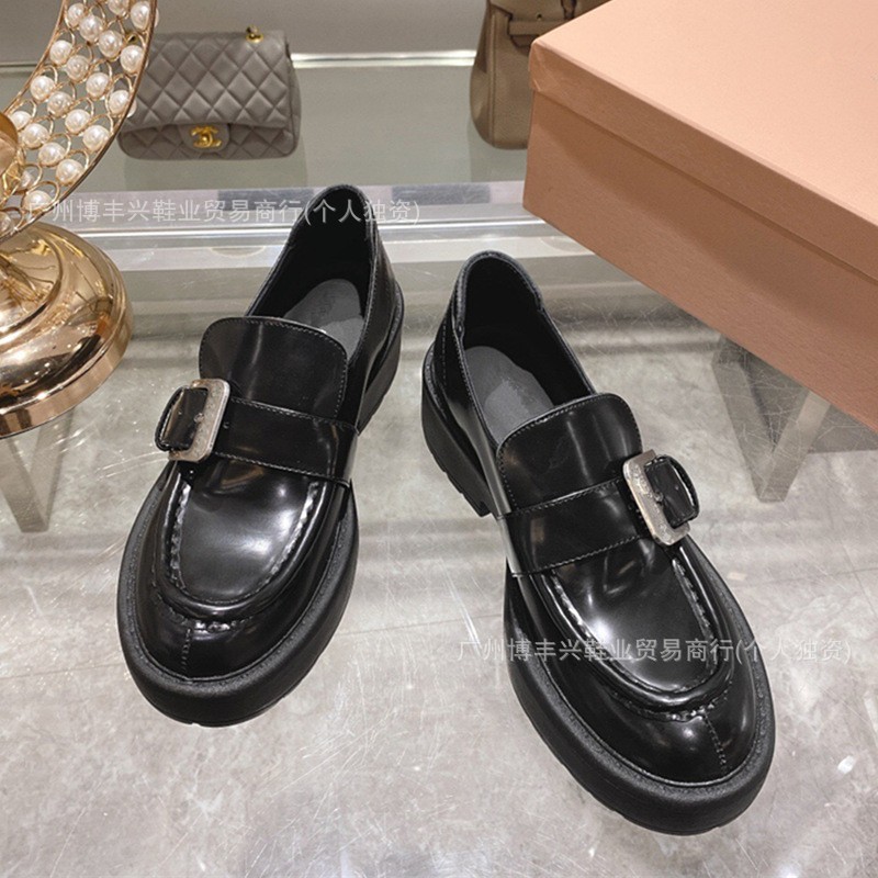 厚底レザーの英国風PメリージェーンMIUゴールドコインシューズ、レディースラウンドトゥレザーシューズ、レディースシングルシューズ