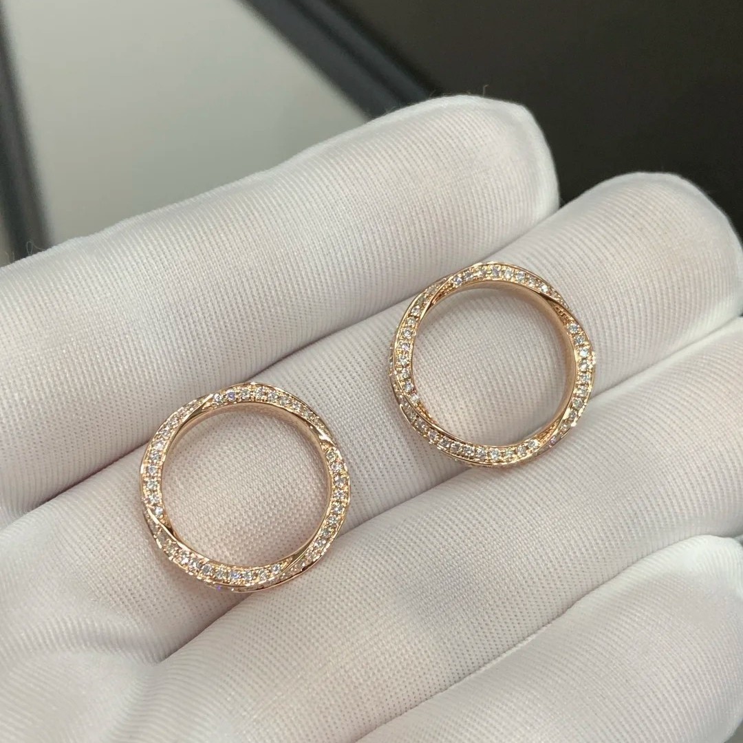 Qiqi European and American Cross-Border Simple Classic Ring, Fashionable and Versatile, Popular Engagement Ring, Micro-Inlaid Zircon Ring for Women