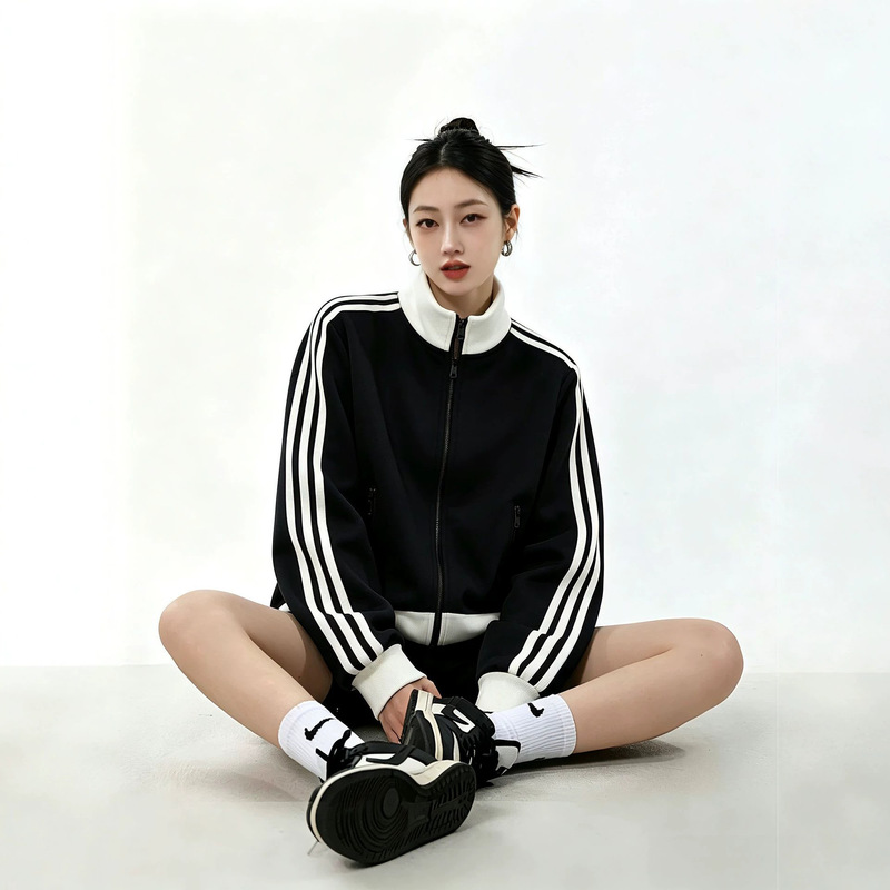 Black Korean-style super stylish jacket, autumn ins-style sweatshirt for women, 2026 new model, three-stripe sports top