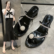 法式粗跟拖鞋女夏外穿新款网红配裙子水钻凉拖女百搭夹趾罗马凉鞋