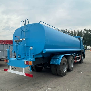 加工定制重汽豪沃多功能环卫洒水车6*4道路绿化喷洒车20方雾炮车