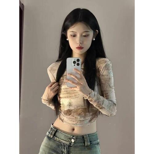 Sexy bottoming top niche autumn and winter tie-dye retro navel-baring long-sleeved T-shirt for women with chic design high waist 2025