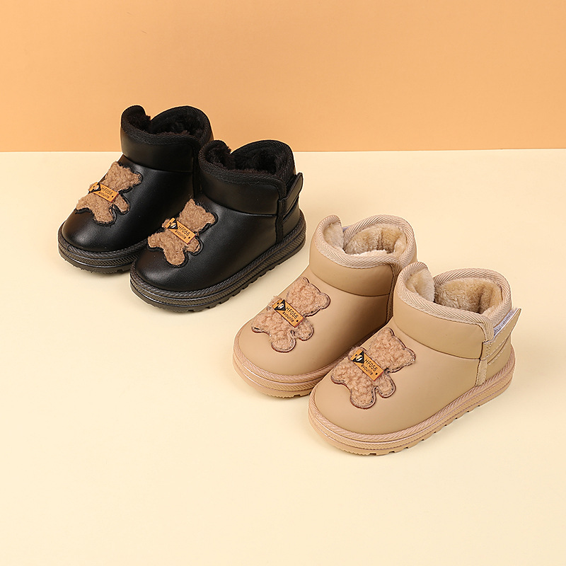 宝宝雪地靴冬天棉鞋加绒厚底皮面男童鞋子卡通女童可爱风差价批发