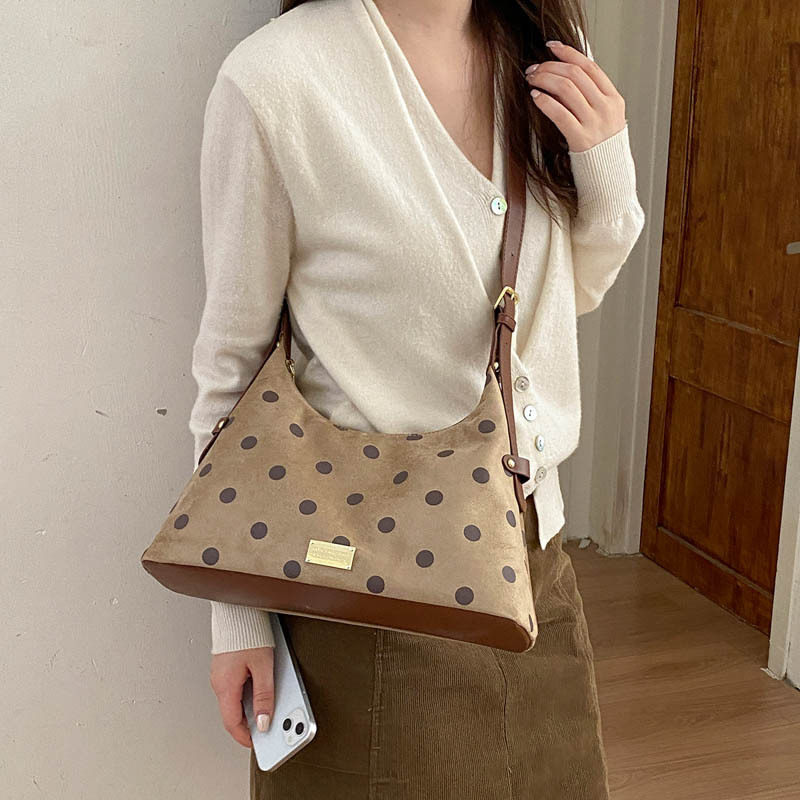 Túi đeo chéo nữ dáng sủi cảo da lộn mềm, đeo vai, phong cách đơn giản thời trang — màu cà phê, màu kaki, màu nâu, đen chi tiết 26