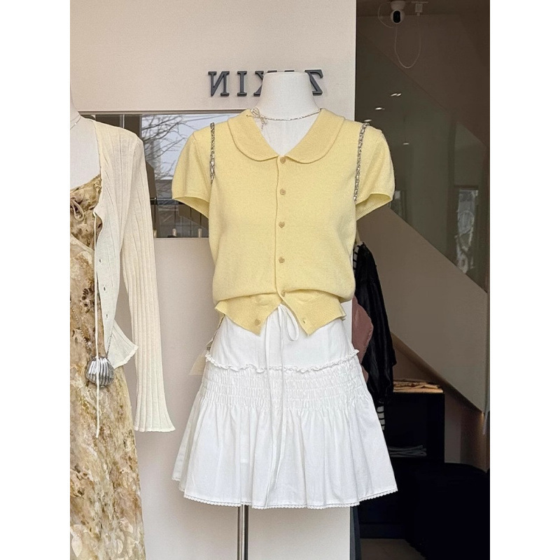 夏用の女性用の小さな黄色のショートニットアイスシルクベビードールカラー半袖Tシャツ、美しい美しい右肩トップ|undefined