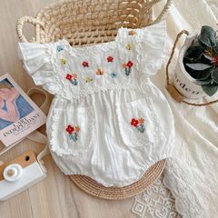 Baby summer clothes for newborn, diaper cover for little girls, thin princess-style fashionable one-piece outfit for baby, suitable for 100 days and full moon celebration.