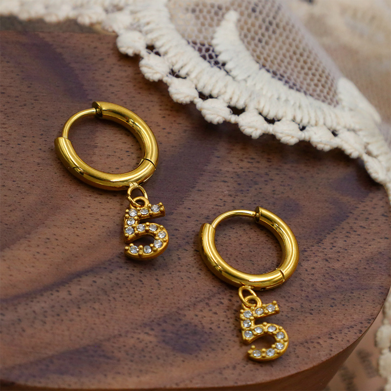 Diamond-studded Number 5 Earring