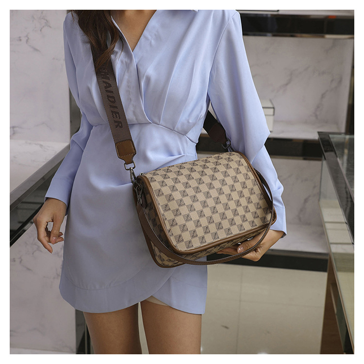 Netizen Women's 2024 New Popular Fashion Print Crossbody Small Square Versatile Broadband Shoulder Pea Bag_voghion.com