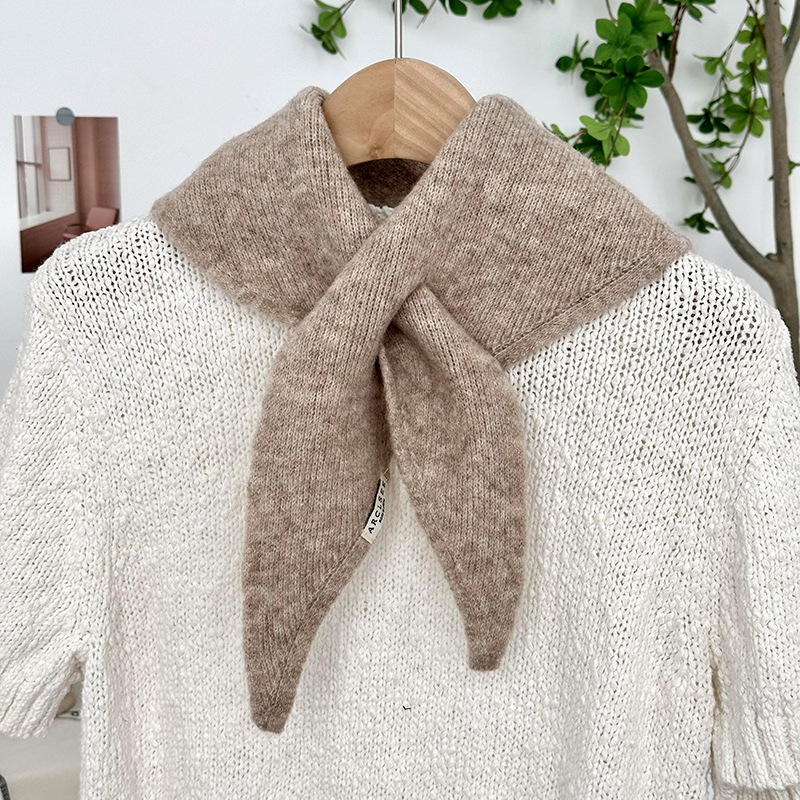 Bufandas de invierno femeninas de alta calidad estilo coreano de estilo universal protector de cuello bufandas de punto triangulares sólidas bufandas