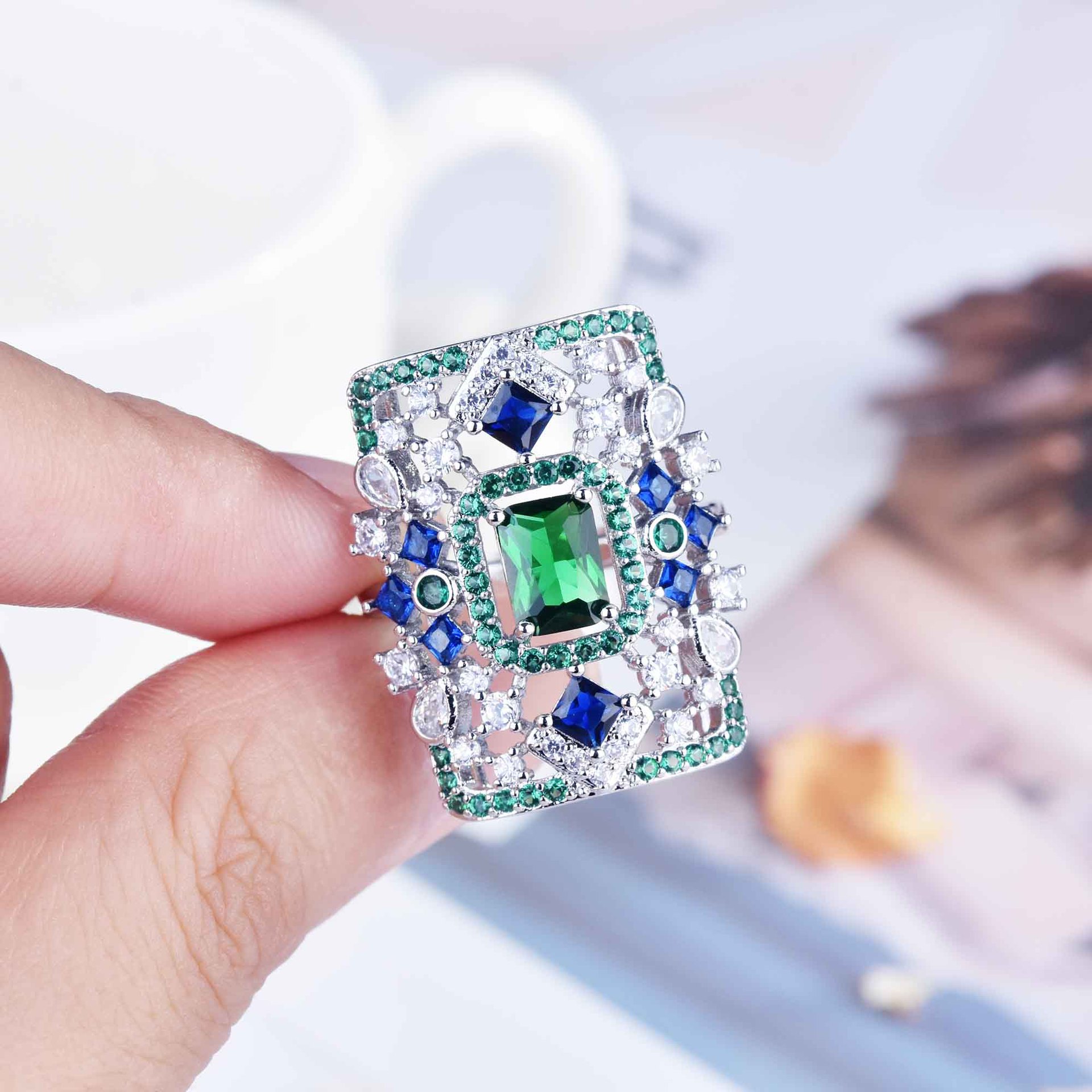 Fashion Emerald Open Ring New Fashion Small Fragrance Autumn And Winter Jewelry display picture 7