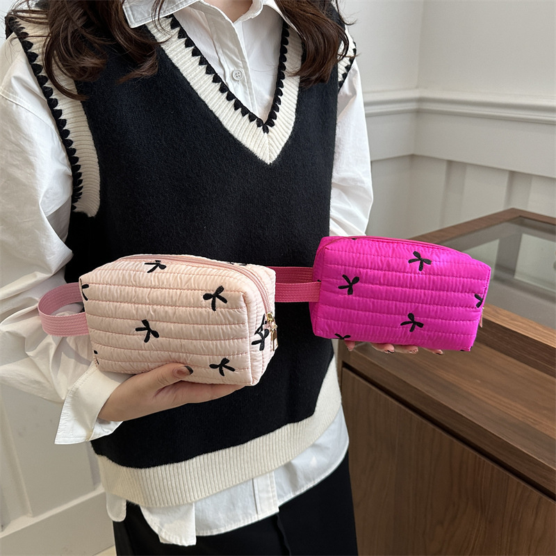 2026 Autumn New Simple and Beautiful Niche Design Lightweight Small Square Bag Clutch Bag Simple Casual Cosmetic Bag 2026 Autumn New Simple and Beautiful Niche Design Lightweight Small Square Bag Clutch Bag Simple Casual Cosmetic Bag