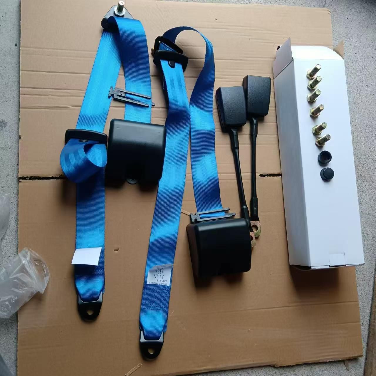 Cross-Border Hot-Selling Automatic Retractable Three-Point Safety Belt for Buses, Trucks, and Passenger Vehicles, Front and Rear Diagonal Shoulder Type with Emergency Lock