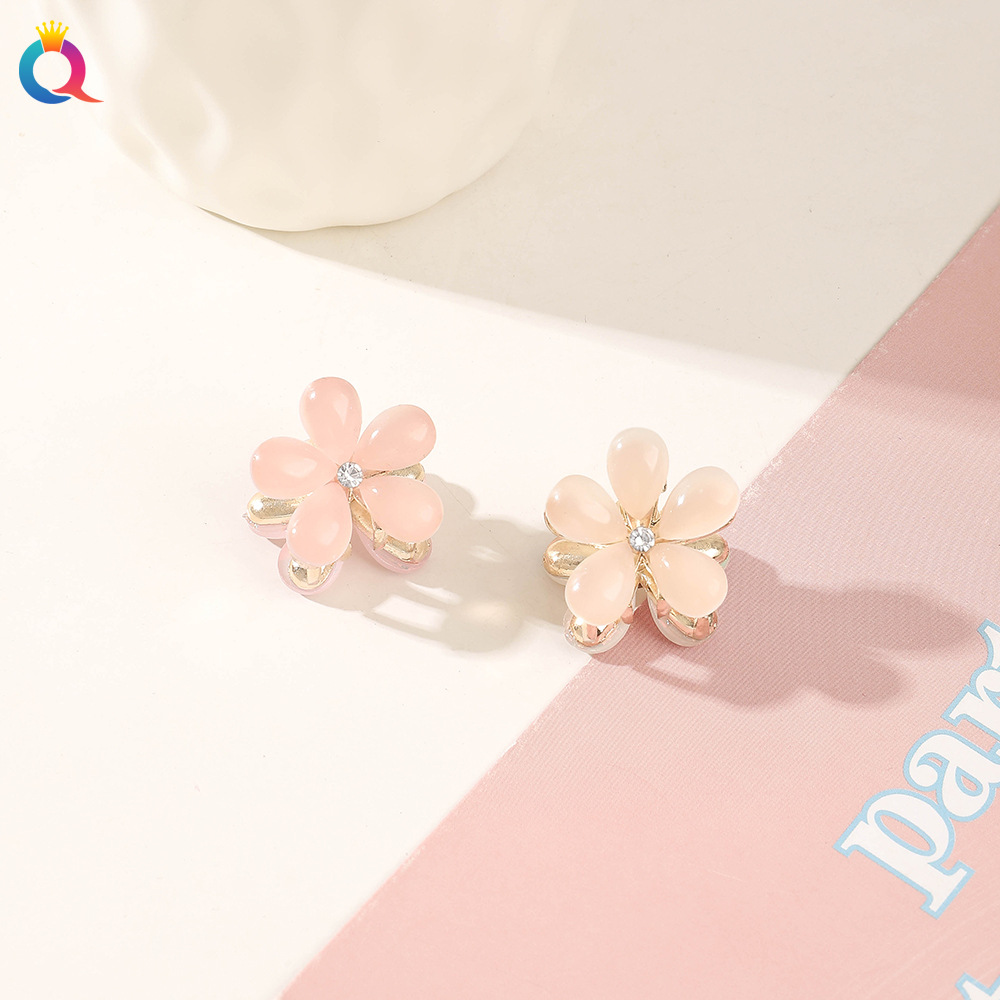 Daily Occasion Metal Material Sweet Women'S Plumeria Metal Inlay Rhinestones Hair Claws